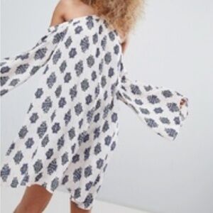 Creme cold shoulder printed mini dress